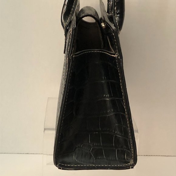 * SOLD* structured satchel purse by Liz Claiborne - Picture 3 of 8